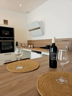 Fridge, microwave, oven, dishwasher - Inclusiv' Apartment in Bordeaux (Bordeaux)