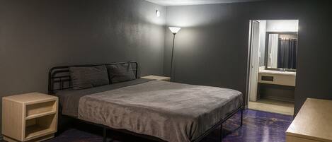 1 dormitori, planxa i posts de planxar, wifi gratuïta i roba de llit