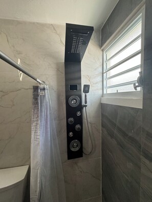 Hair dryer, towels, toilet paper - Suarez Beach House (Río Grande)