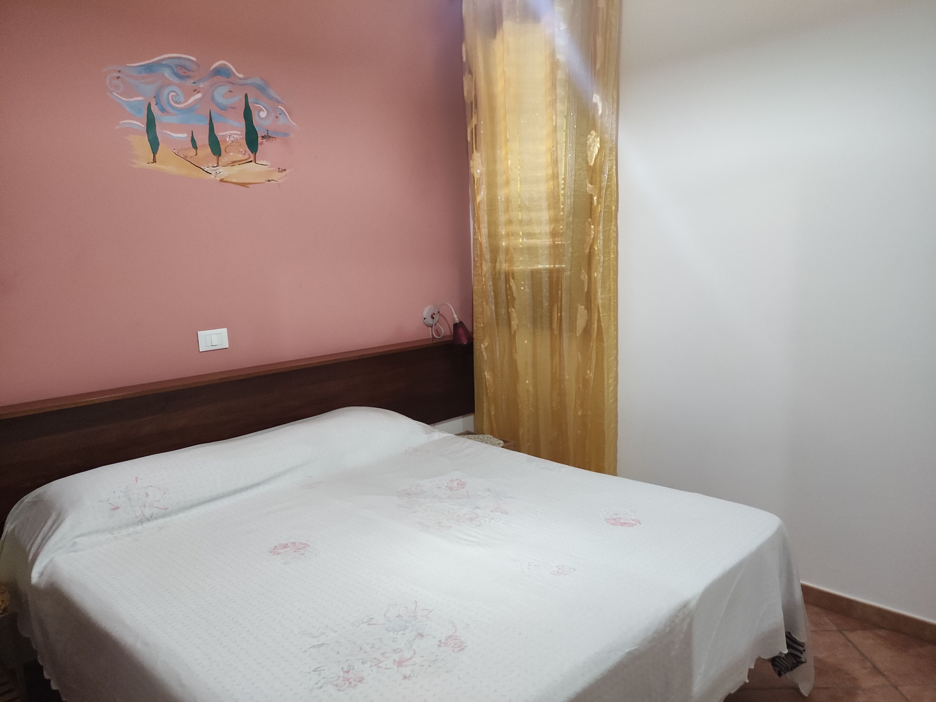 3 bedrooms, iron/ironing board, travel crib, free WiFi