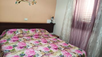 3 bedrooms, iron/ironing board, travel crib, free WiFi
