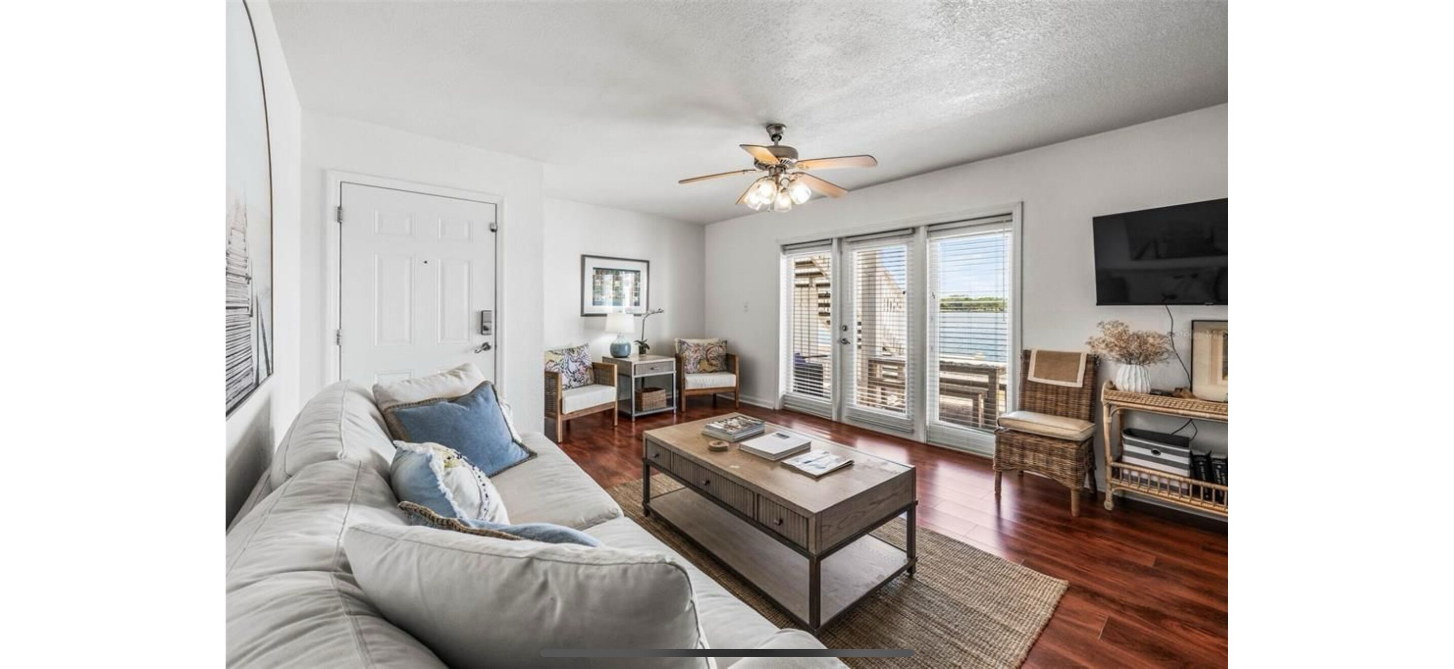 リビング エリア