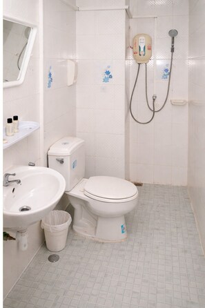 Superior Twin Room, Balcony | Bathroom | Shower, hair dryer, towels, soap - Azure Palace (Patong)