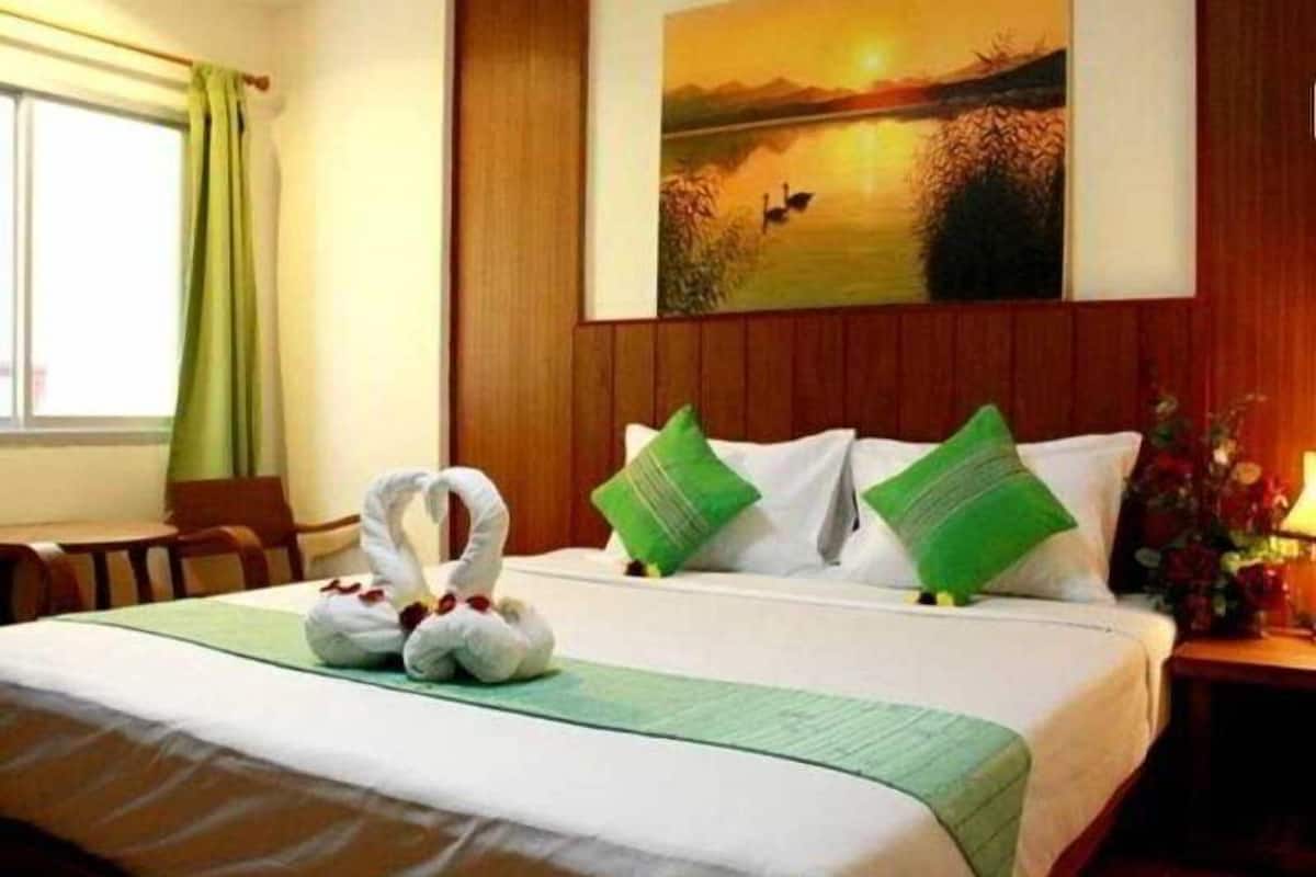 Deluxe Double Room, Balcony, Mountain View | Desk, laptop workspace, free WiFi