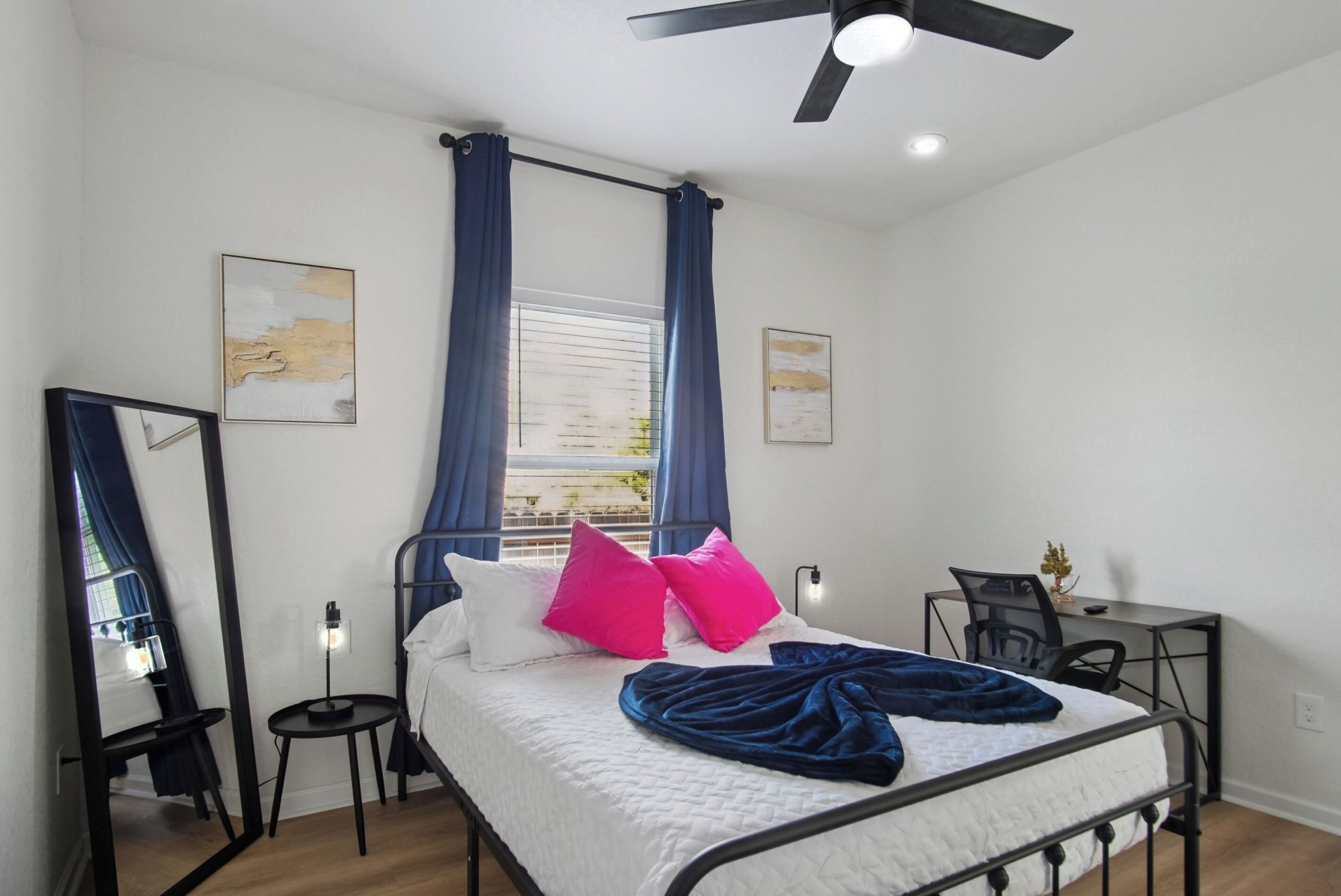 3 bedrooms, iron/ironing board, WiFi, bed sheets