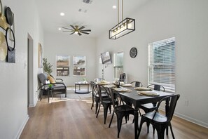 Dining - Peaceful Stays with Easy Access to Downtown! (San Antonio)