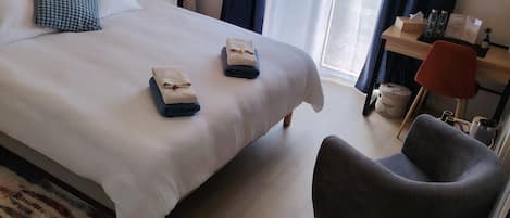 Comfort tweepersoonskamer, uitzicht op tuin | Een bureau, gratis wifi