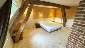 Room - Elegant Normandy Country House – 5 Minutes from the Sea (Ouainville)
