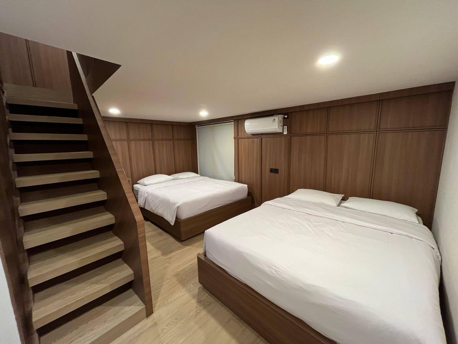 Familiekamer, meerdere bedden, niet-roken | Een bureau