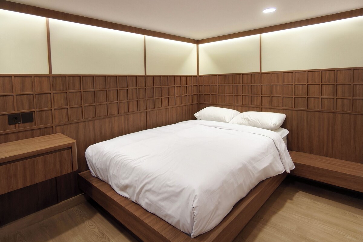 Economy Room, Shared Bathroom