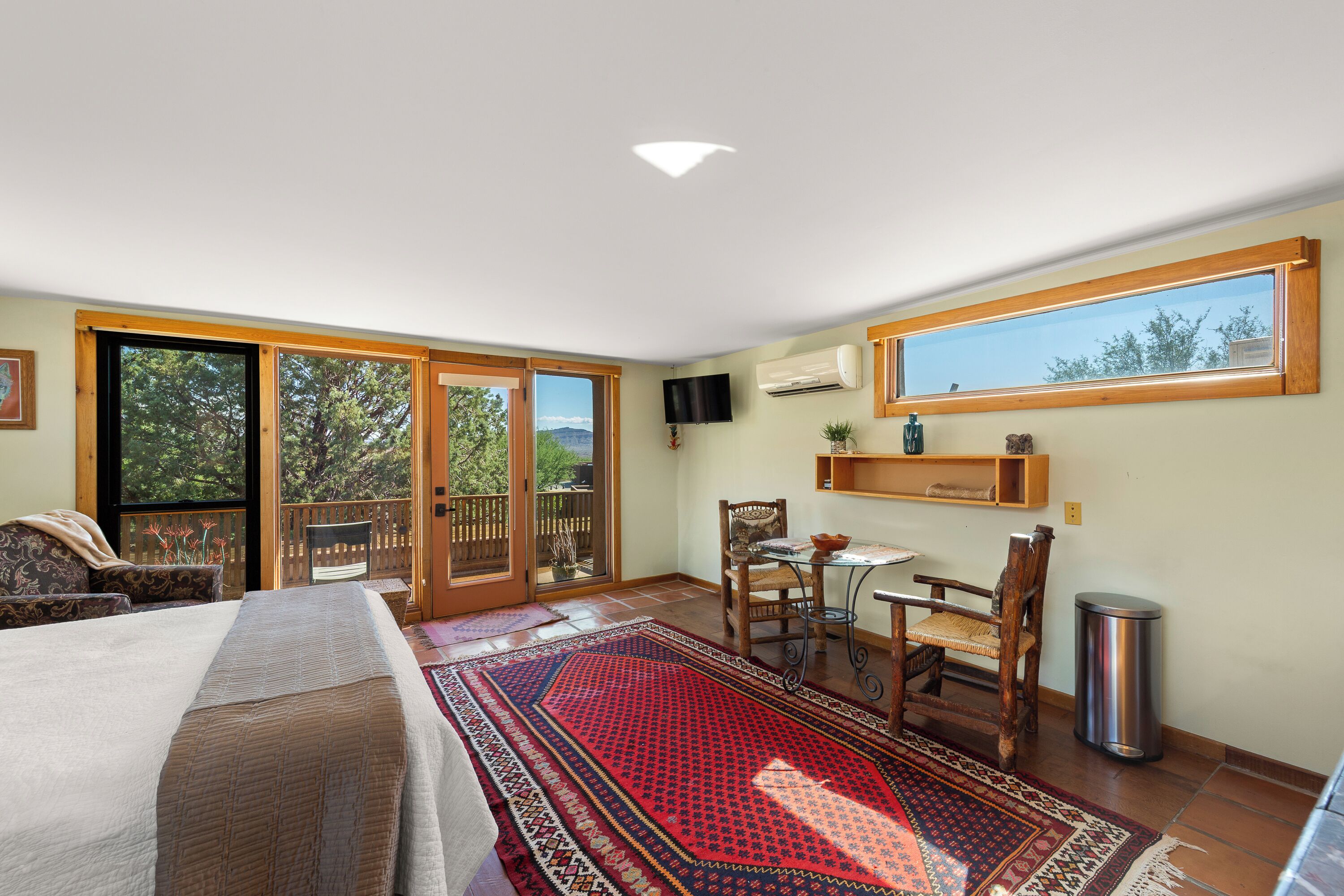 Strykjärn/strykbräda, wi-fi och sängkläder