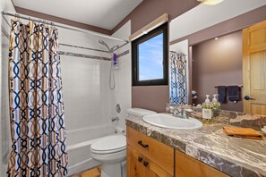 Hårtork och handdukar