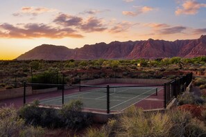 Sports court - 2 bed 2 bath in the Kayenta Art Village W/Views of the red rock cliffs. (Ivins)