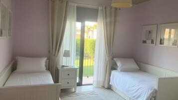 3 bedrooms, bed sheets