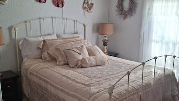 3 slaapkamers, een strijkplank/strijkijzer, wifi, beddengoed