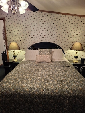 3 chambres, fer et planche à repasser, Wi-Fi, draps fournis