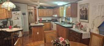 3BR Family Home in Manchester, VT -Near Downtown, Outlets & Ski Resorts