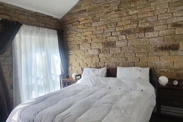 1 habitación, escritorio, tabla de planchar con plancha y wifi gratis