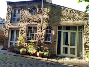 Exterior - Edgerton coach house, Detached cottage in town, Spacious rustic charm (Huddersfield)