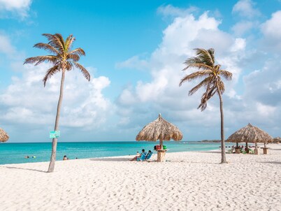 Shore House Aruba – 4BR Steps from Boca Catalina