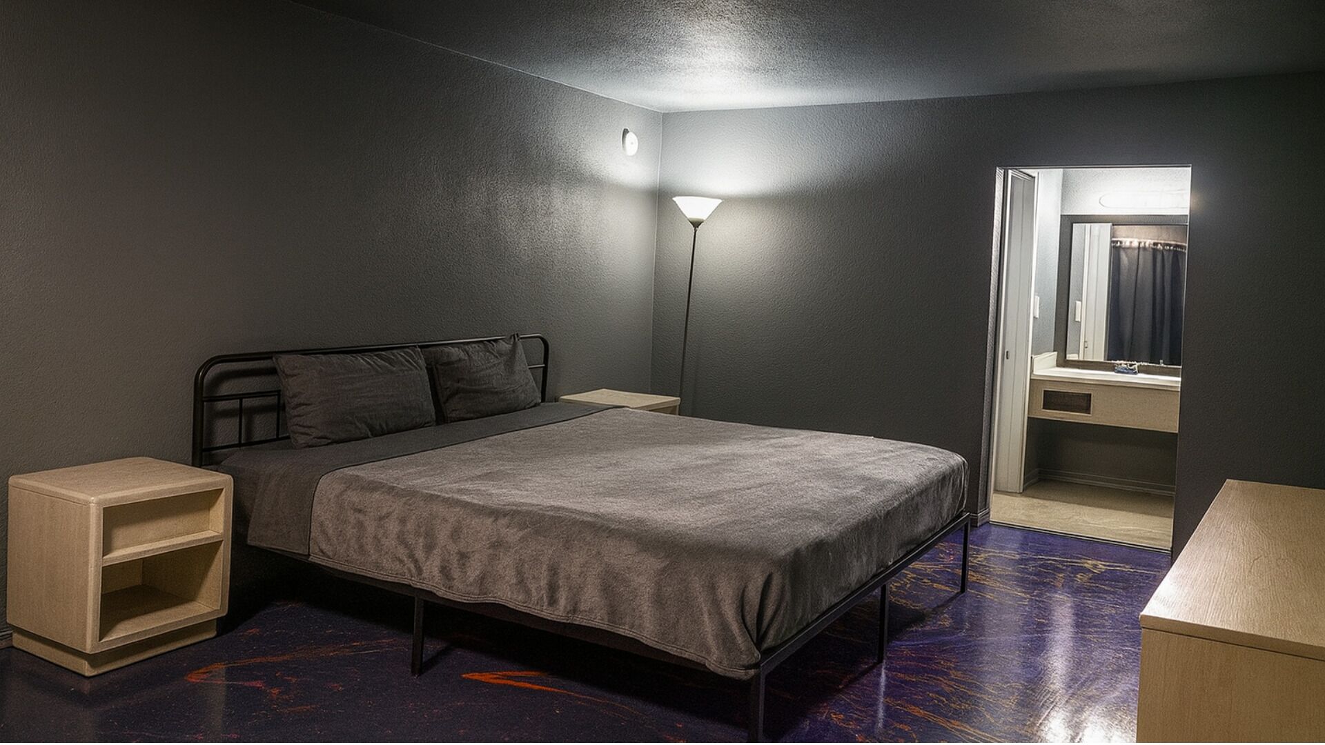 Iron/ironing board, Internet, bed sheets