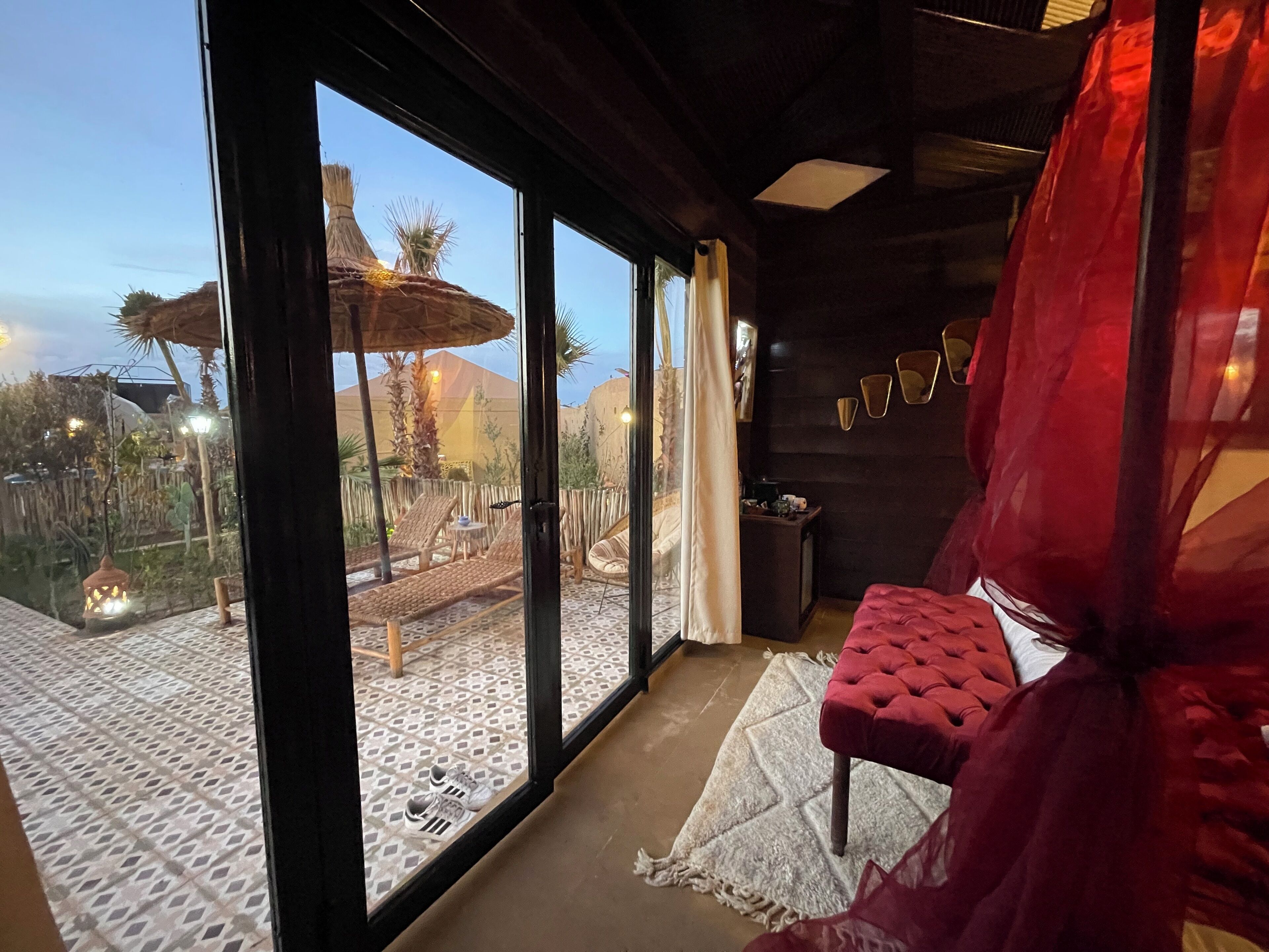 Habitación Premium, 1 habitación, baño privado, vista a la alberca | Minibar, caja de seguridad en la habitación y insonorización 