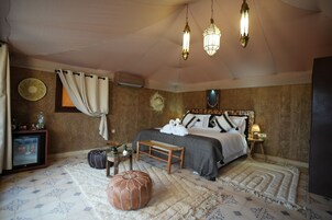 Minibar, caja de seguridad en la habitación y sistema de insonorización 