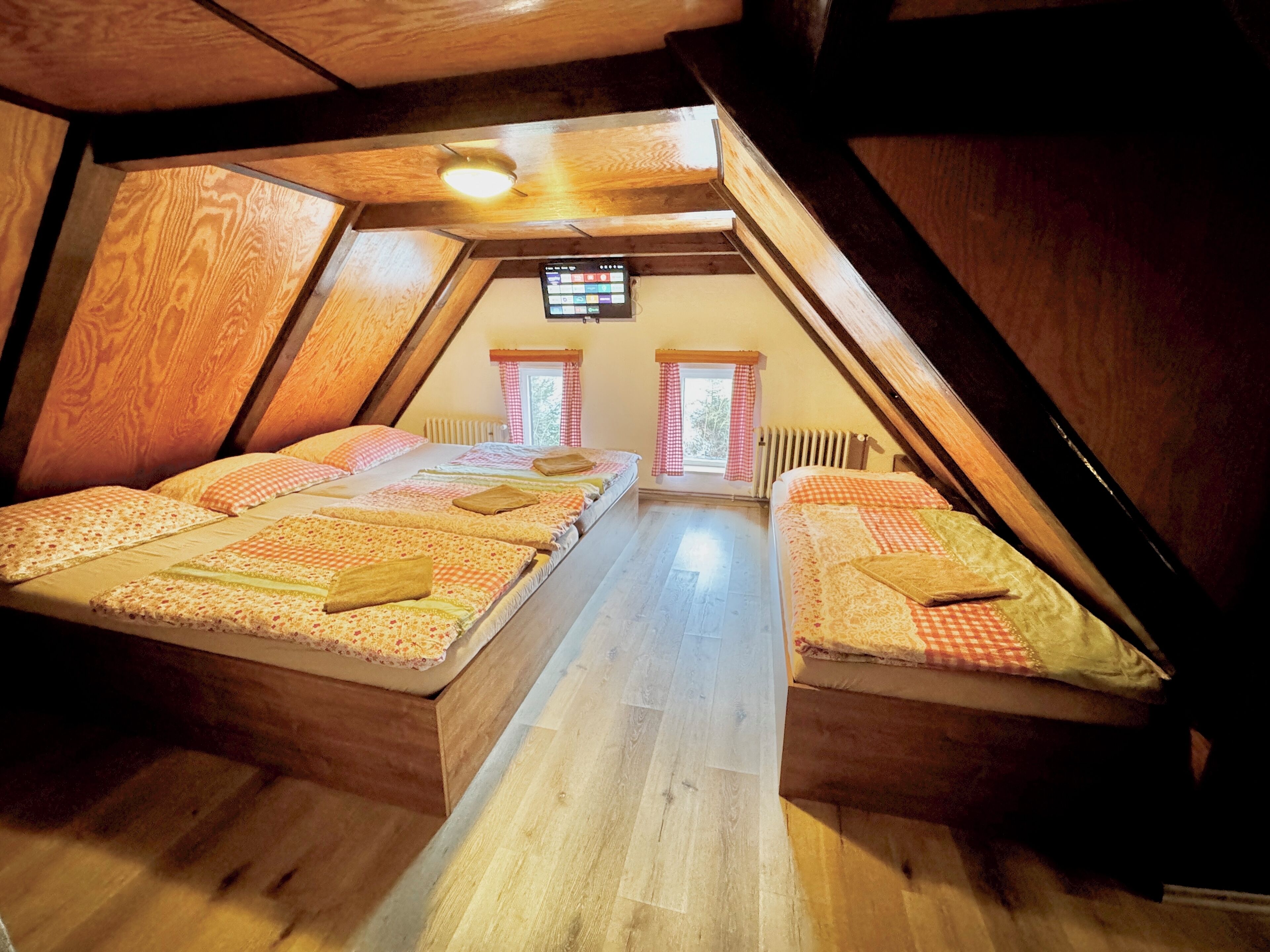 3 bedrooms, iron/ironing board, travel crib, free WiFi