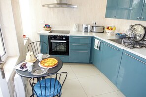 Private kitchen - Cosy, bright 68m2 apartment in the center of town (Boulogne-sur-Mer)