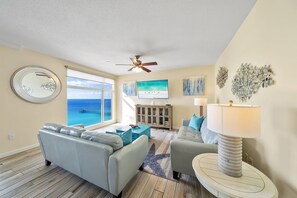 Smart TV - Gulf Front/Chair Service/Heated Pool (Panama City Beach)