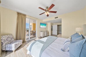 Iron/ironing board, free WiFi, bed sheets - Gulf Front/Chair Service/Heated Pool (Panama City Beach)
