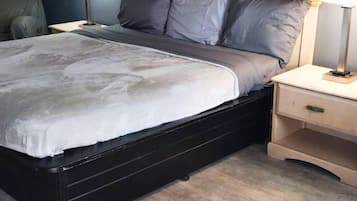 Fer et planche à repasser, Wi-Fi gratuit, draps fournis