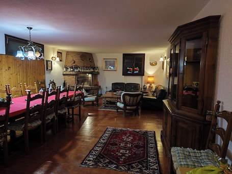 Bar (in der Unterkunft). Apartment in Villa Jolanda