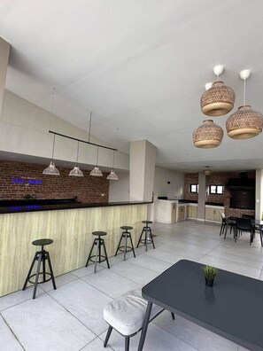 Bar (in der Unterkunft)