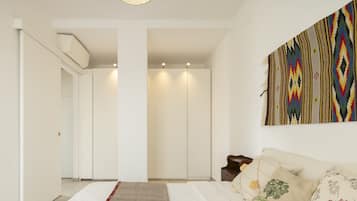 Iron/ironing board, bed sheets