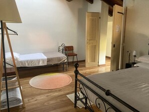 Deluxe Quadruple Room, Patio - Agriturismo Pizzavacca (Soarza)