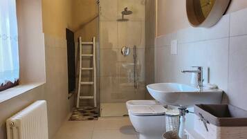 Superior Room | Bathroom