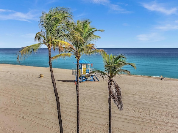 Beach - Santorini Blu | Elegant 1BR Beach Retreat Steps to Ocean (Hollywood)