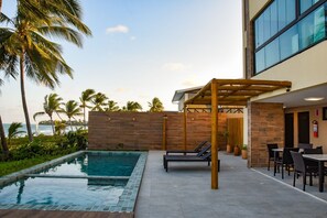2 piscinas externas