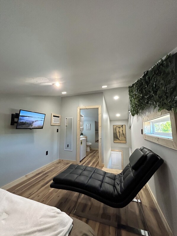 1 habitación, tabla de planchar con plancha, wifi gratis y ropa de cama 