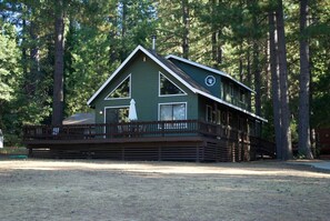 Exterior - Lakefront Cabin Retreat - Arnold Getaway (Arnold)
