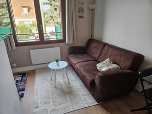 Living area - Studio in Champigny sur marne near Disneyland (Champigny-sur-Marne)