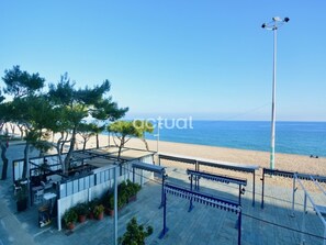 Beach - Renovated beachfront apartment with air conditioning (Platja d'Aro)