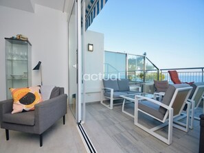 TV - Renovated beachfront apartment with air conditioning (Platja d'Aro)