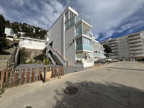 Exterior - Studio in Canyelles with parking - Sea view, up to 4 guests (Roses)