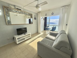 TV - Studio in Canyelles with parking - Sea view, up to 4 guests (Roses)