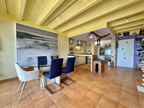 Dining - Apartment with Terrace, Parking, and Air Conditioning in Roses (Roses)