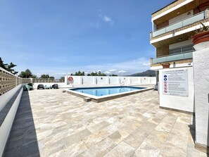 Pool - Apartment with Terrace, Parking, and Air Conditioning in Roses (Roses)