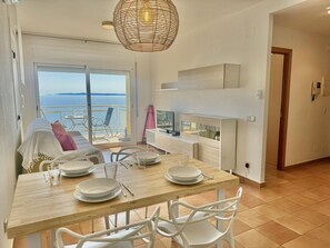 Dining - Apartment with pool and parking 700m from the beach (Roses)