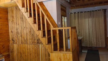 Iron/ironing board, Internet, bed sheets